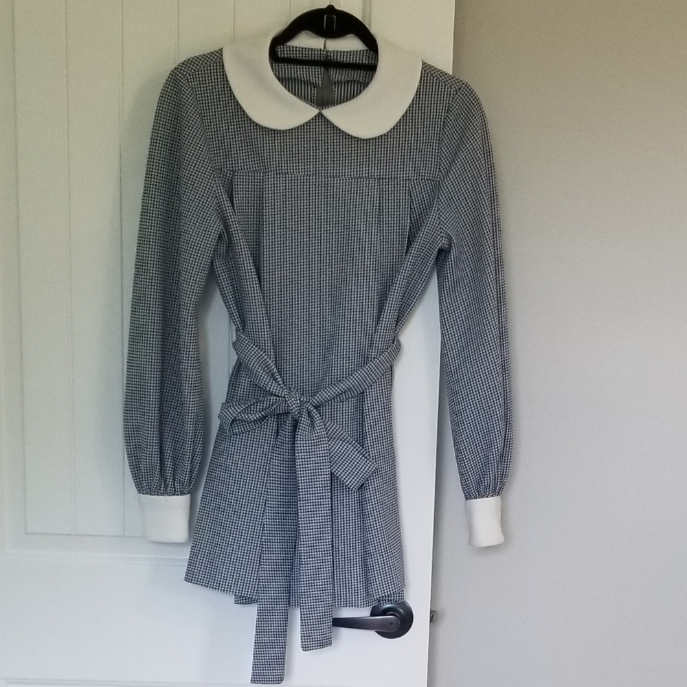 Vintage 1970 black/blue/white hounds tooth long sleeve mini dress